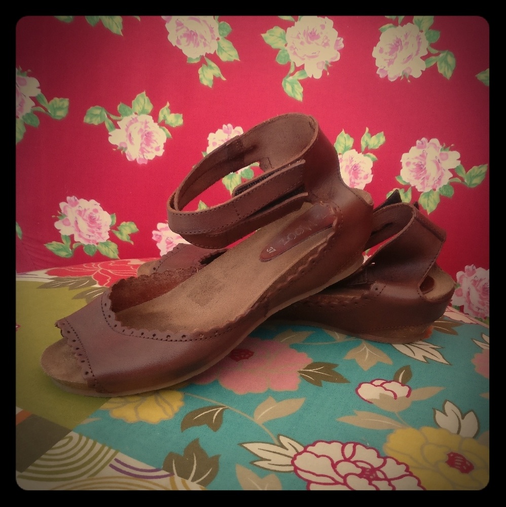 Miz Mooz brown leather sandals size 37 (7)